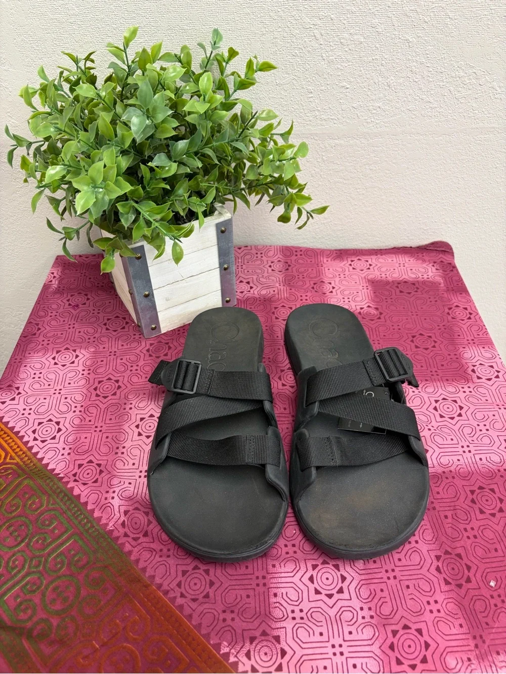 N/A comfortable black
